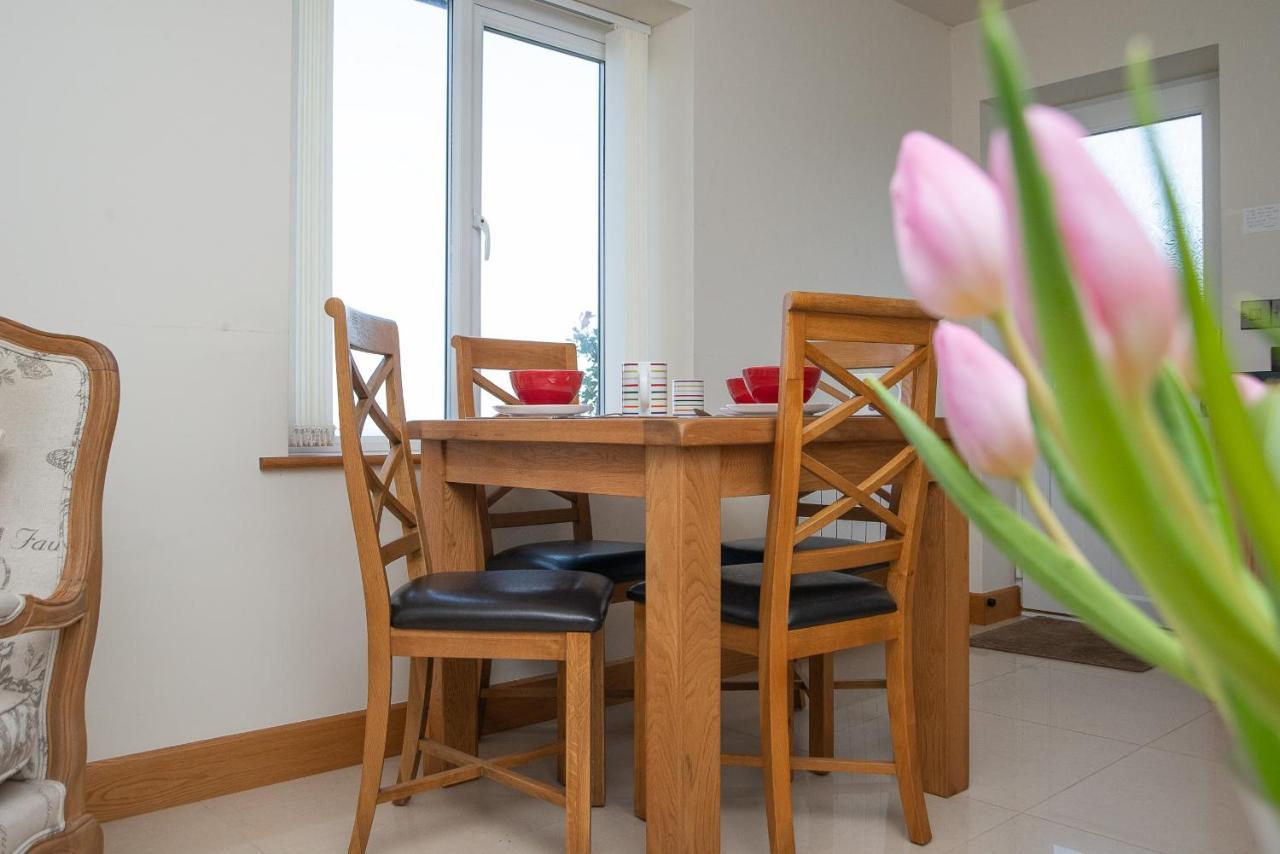 Finest Retreats - Sea Views Cottage Prestatyn Exterior photo