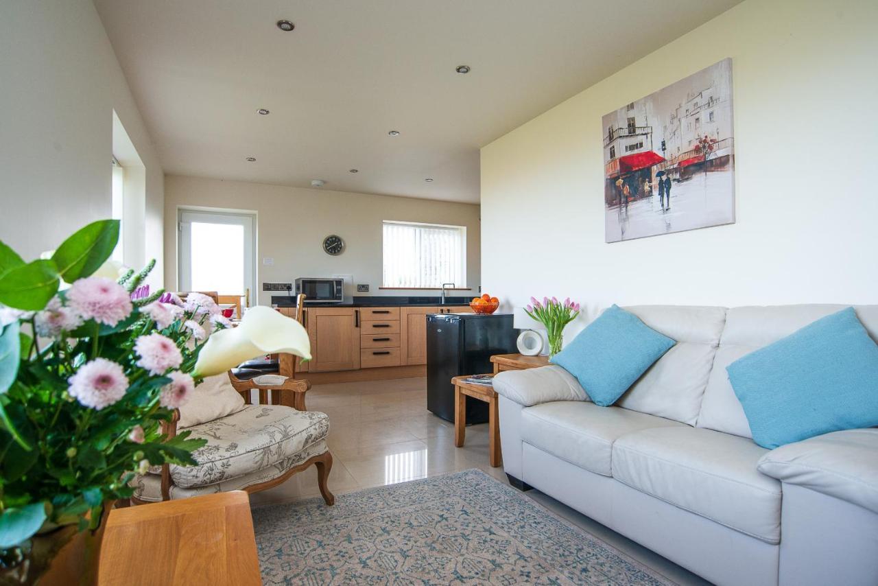 Finest Retreats - Sea Views Cottage Prestatyn Exterior photo